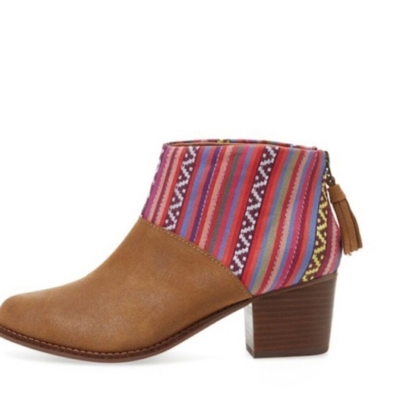 Toms Leila Ankle boot, tan, Aztec print, suede, western, 5.5 - Picture 4 of 8